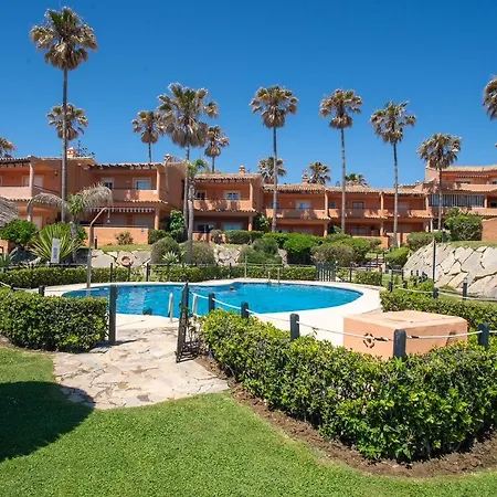 Fantastic Beachfront Apartment Estepona Exterior photo