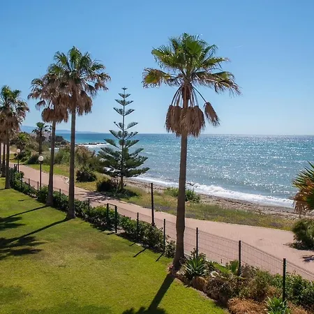 Fantastic Beachfront Apartment Estepona Exterior photo